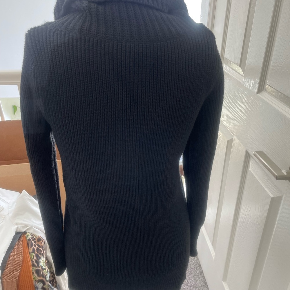 Black warm beautiful eye catching sweater